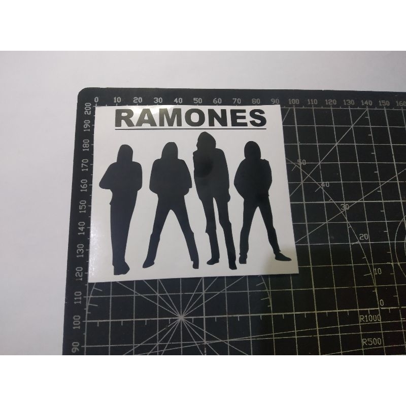 

cutting stiker ramones