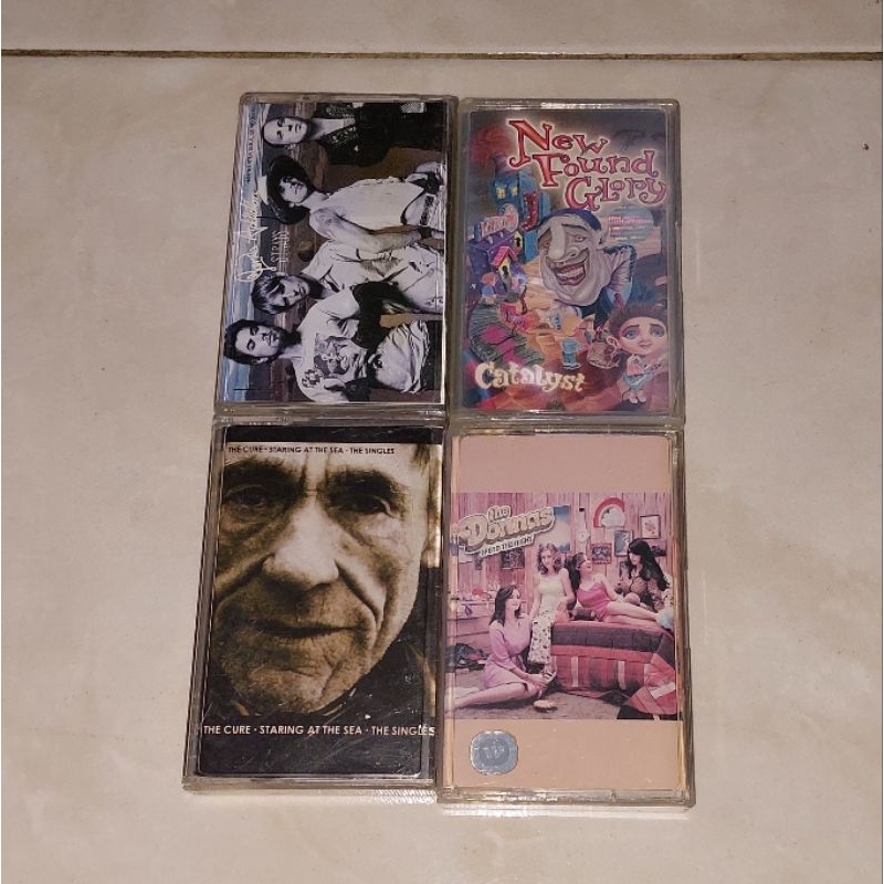 kaset barat original JANE'S ADDICTION-Strays / NEW FOUND GLORY-Catalyst / THE CURE-Staring At The Se