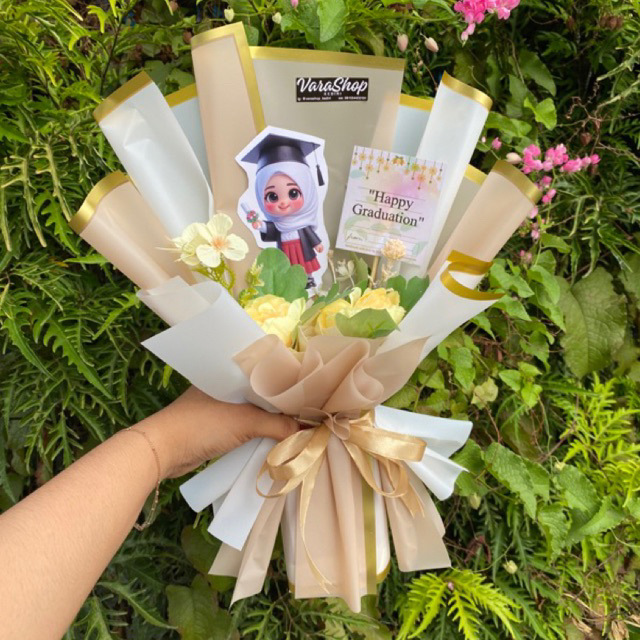 VARA - Buket Wisuda Mini Artificial Lucu 20x25cm – Buket Bunga Graduation Topper Guru Free Ucapan | 