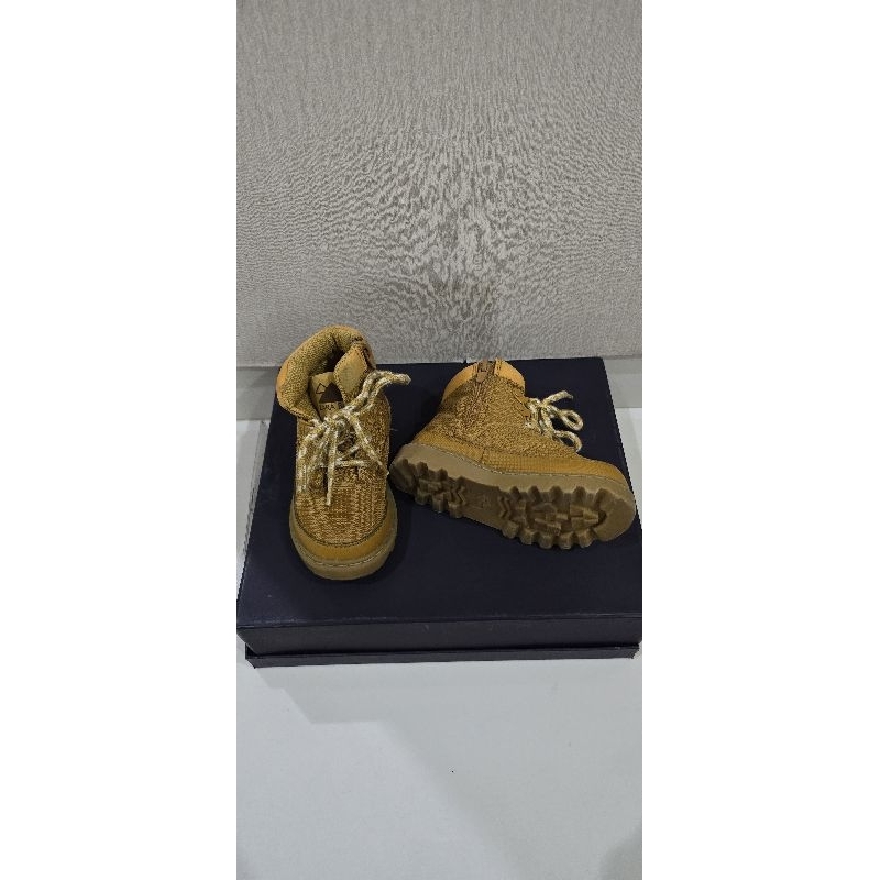zara kids boots size 21