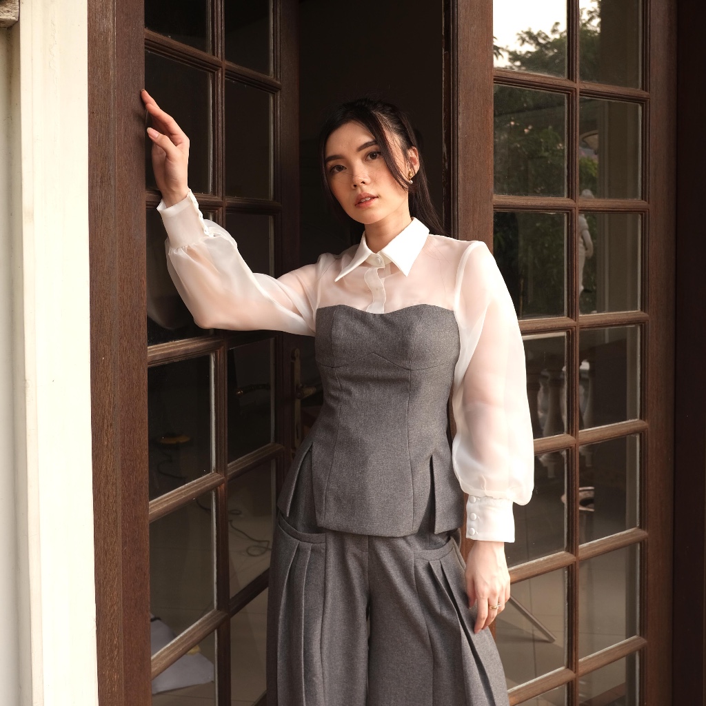 COMA LABEL X CARIN LILI - Geneva Top in Black & Misty Grey-White // top semi wool / top peplum / top