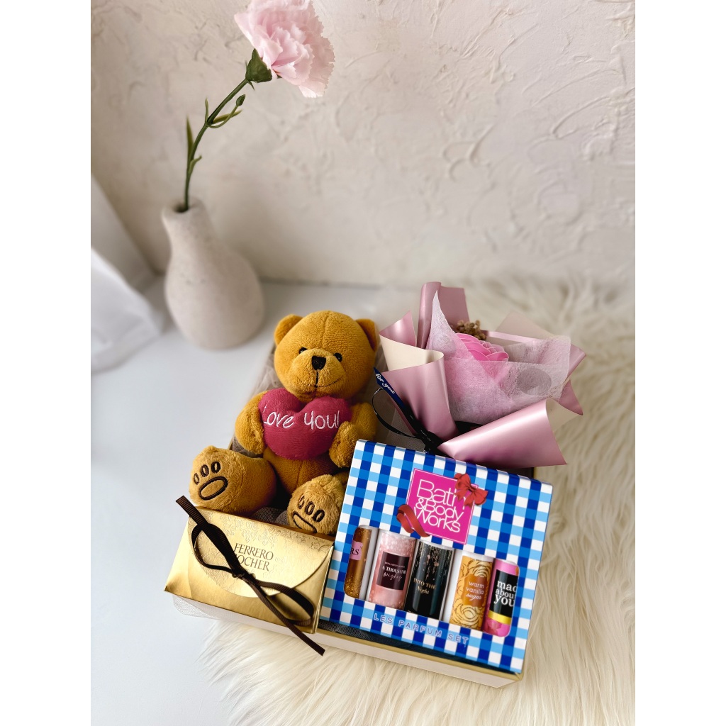 

Boneka Teddy Gift Box Istri Kado Wisuda Kado Ulang Tahun Wanita Kado Ultah Cewek Pacar Hampers Box