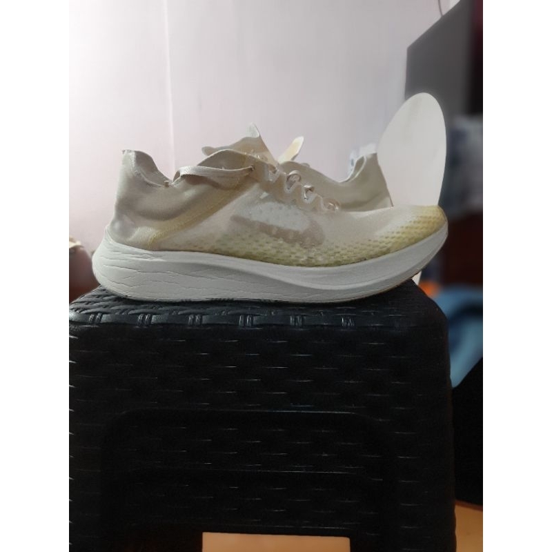 Nike dan asic second