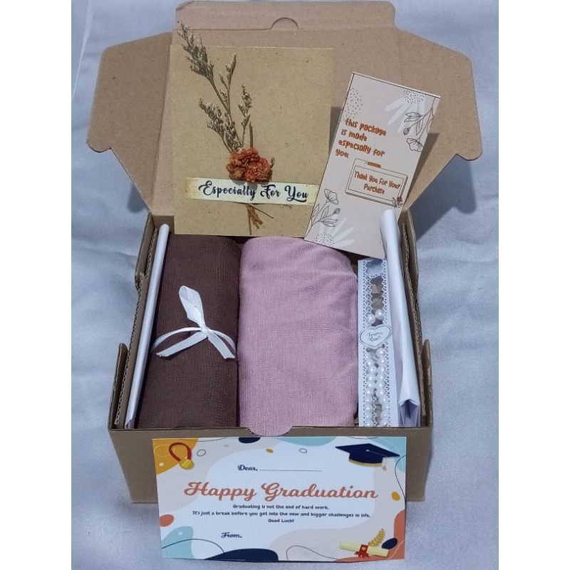 

HAMPERS GIFT BOX BELLA SQUARE CIPUT ULANG TAHUN, WISUDA, ANNIVERSARY, WEDDING COD MURAH