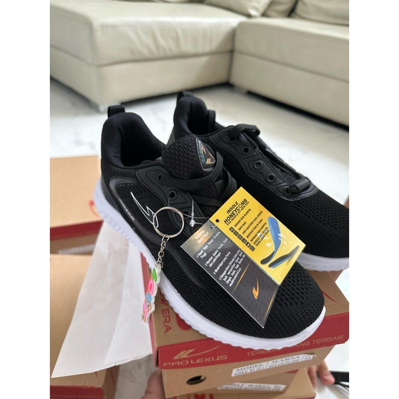 SEPATU HITAM PUTIH KEKINIAN NEW ERA
