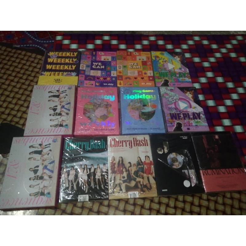 want to sell WTS album only Weeekly (we are, we can, we play, play game: holiday), CSR (Sequence 17&