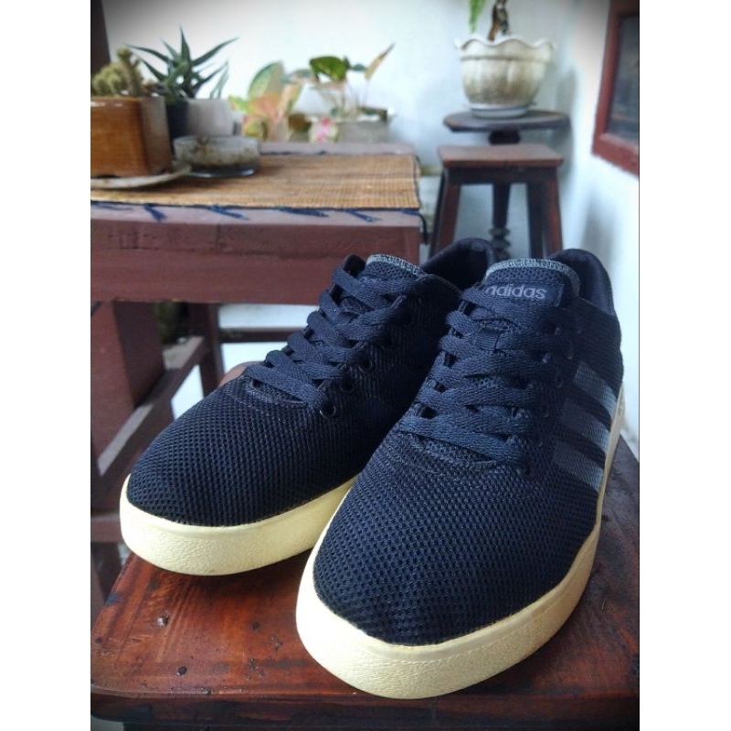 Sepatu sneaker seken brand Adidas Neo Easy Vulc 2.0 sz 42