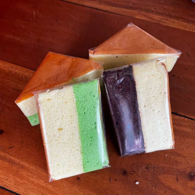 

Jajanan Kue Bolu Segitiga 1Pc
