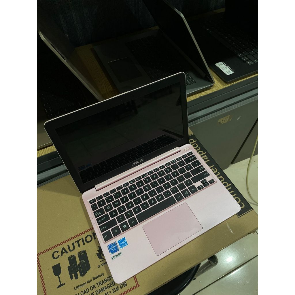 Notebook Asus E203MAH, Celeron-N4000, Ram 2, Pink