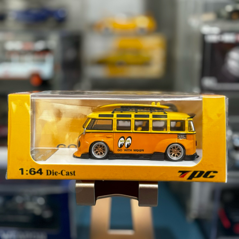 TPC 1:64 Volkswagen T1 Kombi Mooneyes Yellow | TPC Mooneyes