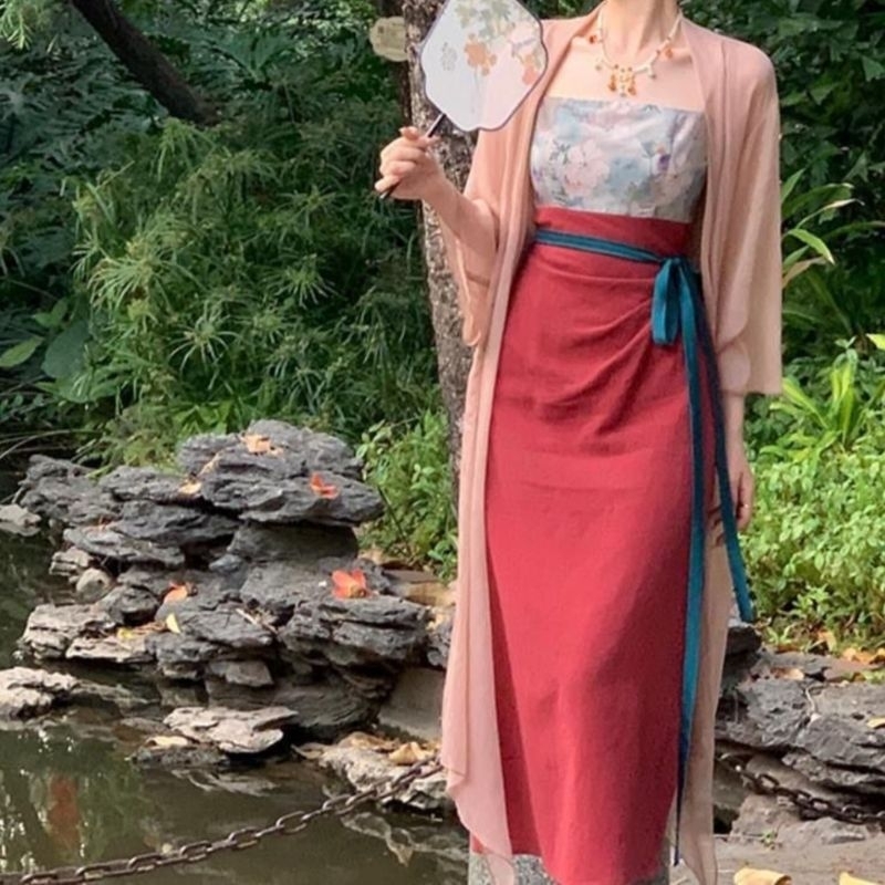 GAUN HANFU MODERN SLIM KEKINIAN