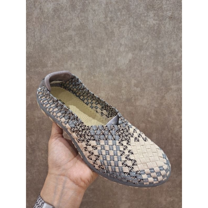 Sepatu Rajut St Moritz