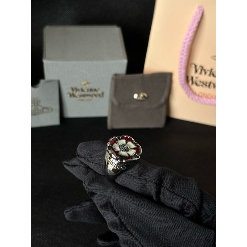 SUPER RARE AUTH VW TUDOR ROSE RING SIZE 7