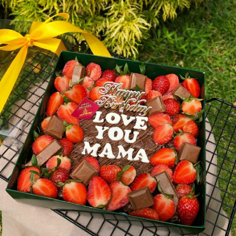 

Hampers Brownies Chewy Mamcooqies toping Extra (Produk Terbaru Hari Ini)