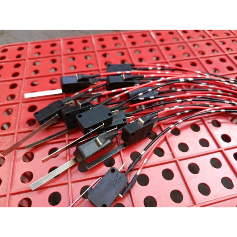 SAKLAR LAMPU PIW PIW SAKLAR PASDEM