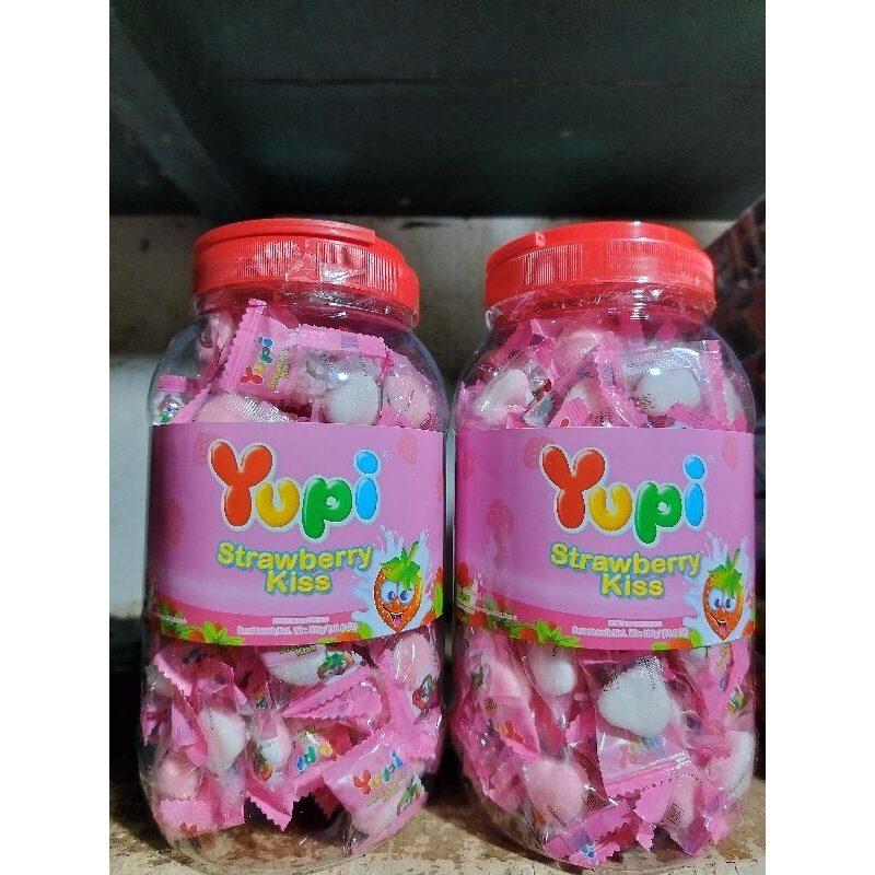 

Yupi Strawberry Kiss Toples