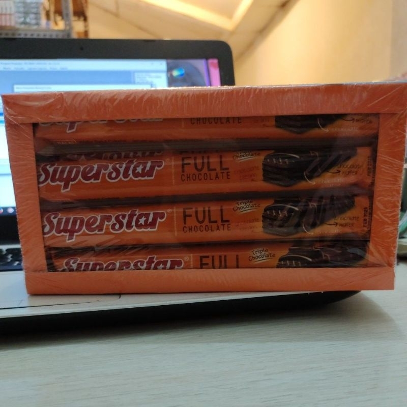 

Superstar triple Chocolate 320 gr, 1 pak isi 20