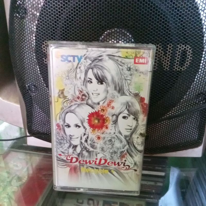 Kaset pita dewi dewi