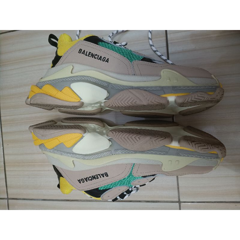 Sepatu Second Balenciaga Triple S Green Yellow . Muluss