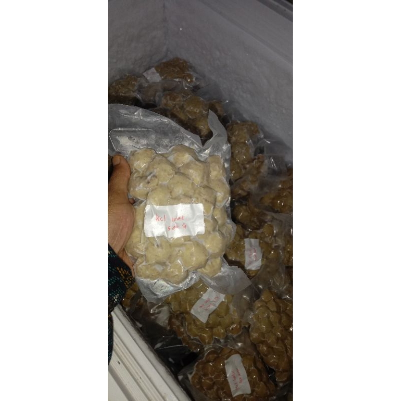 

uk KECIL URAT BERANI BERSAING DENG BAKSO LAIN DAN COCOK UNTUK DIJUAL KEMBALI DISTRIBUTOR MENTAHAN BAKSO SAPI GROSIR & ECERAN (TANPA PENGAWET MAKANAN SEDIKIT PUN )