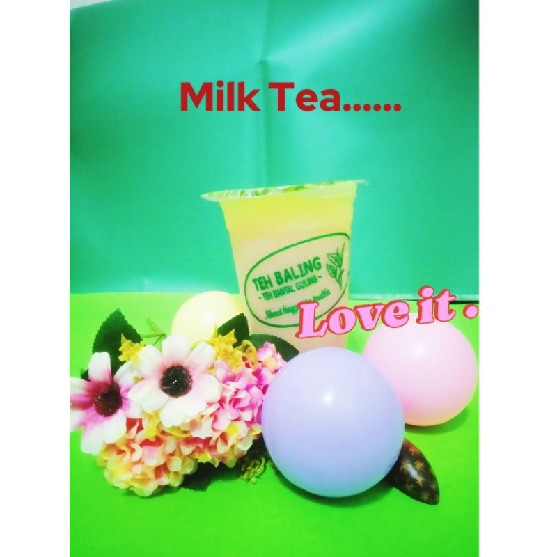 

Milk Tea Reguler, Blackcurrant Reguler ; Teh khas Jateng dimixed dengan extract buah Blackcurrant yang segar, susu creamy yang fresh Dan segar