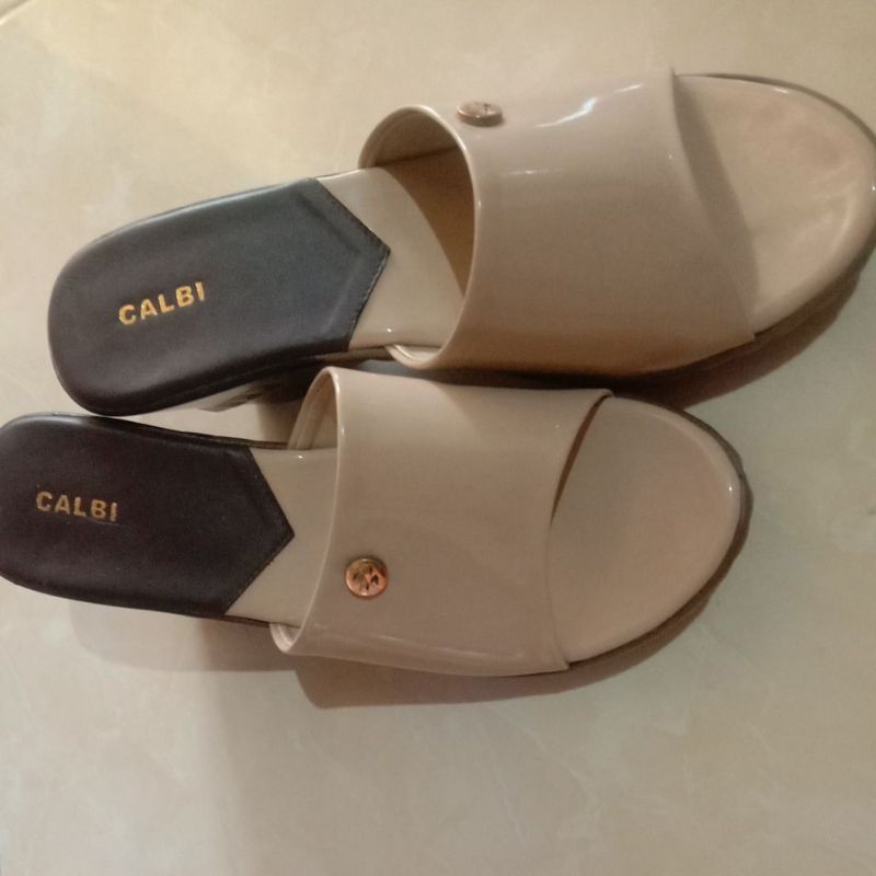 Calbi wedges