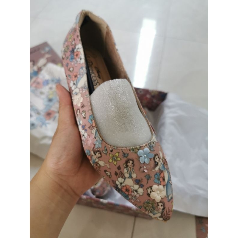 Size 41 Ittaherl x Disney Princess Beauty and The Beast Vol 2