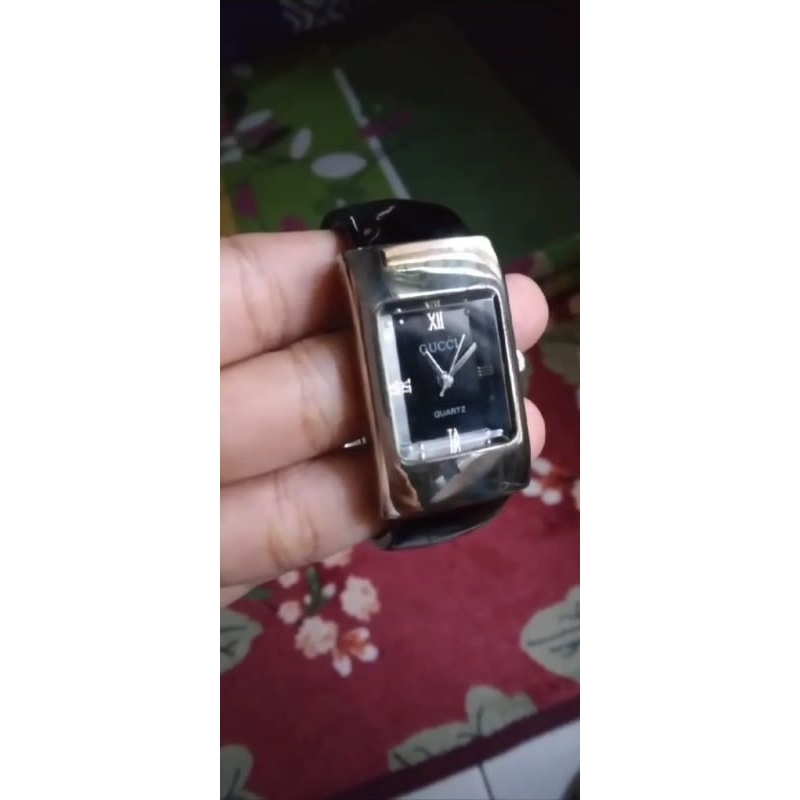Preloved jam tangan gucci