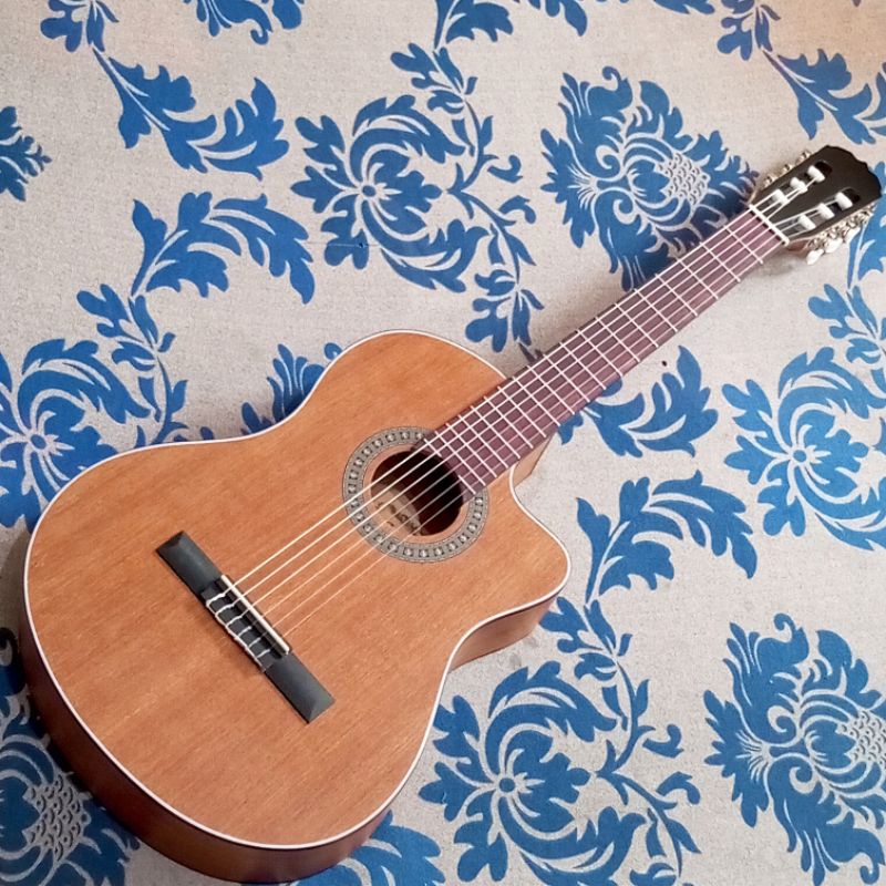 Gitar Akustik Klasik Nylon Cowboy CGC-100 NS