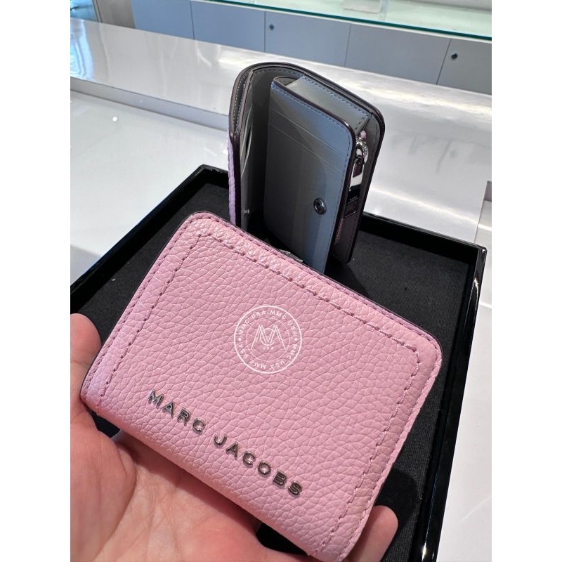 MJ GROOVE SMALL BIFOLD WALLET MJ4215 A