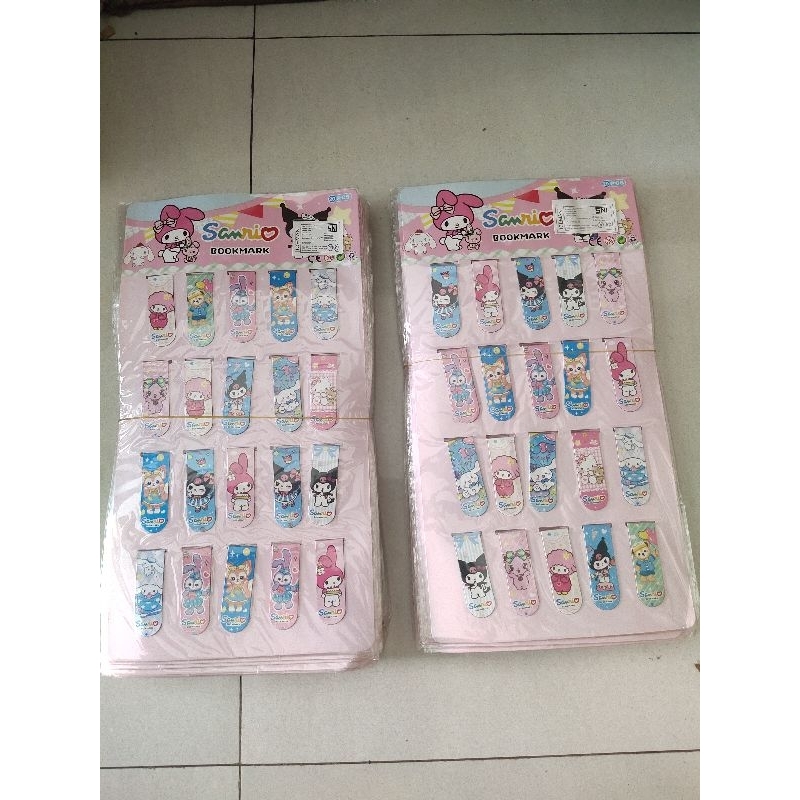 

pembatas buku sanrio