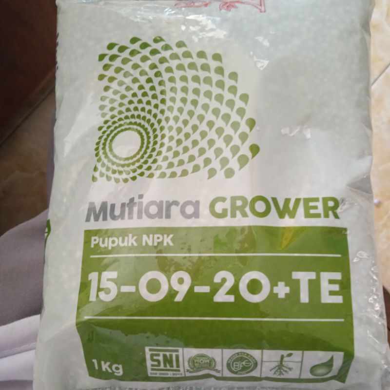 pupuk NPK GROWER MUTIARA 15-09-20+TE, kemasan 1 kg warna hijau untuk tanaman di fase bunga & buah