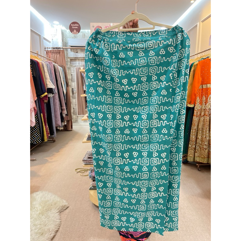 ROK SEPAN SAMPING BATIK BIRU WARDAH PASANGAN KEBAYA PESTA