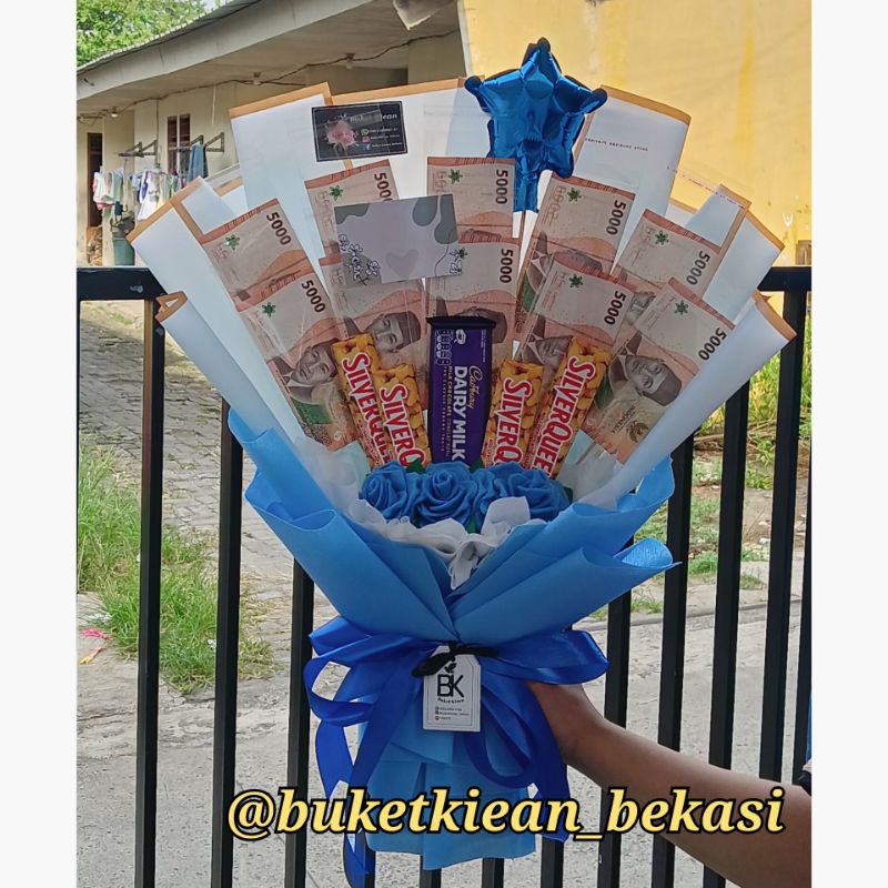 buket uang mix coklat/ buket coklat/ buket uang wisuda/ buket lamaran/ hadiah kelulusan/ buket wisud