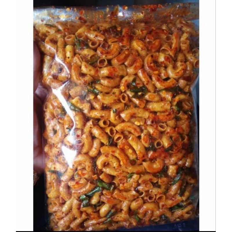 

Navi_Lezatoz Makaroni Bantet Pedas Daun Jeruk Makaroni Bantet Chili Oil Kemasan Pouch 250Gr