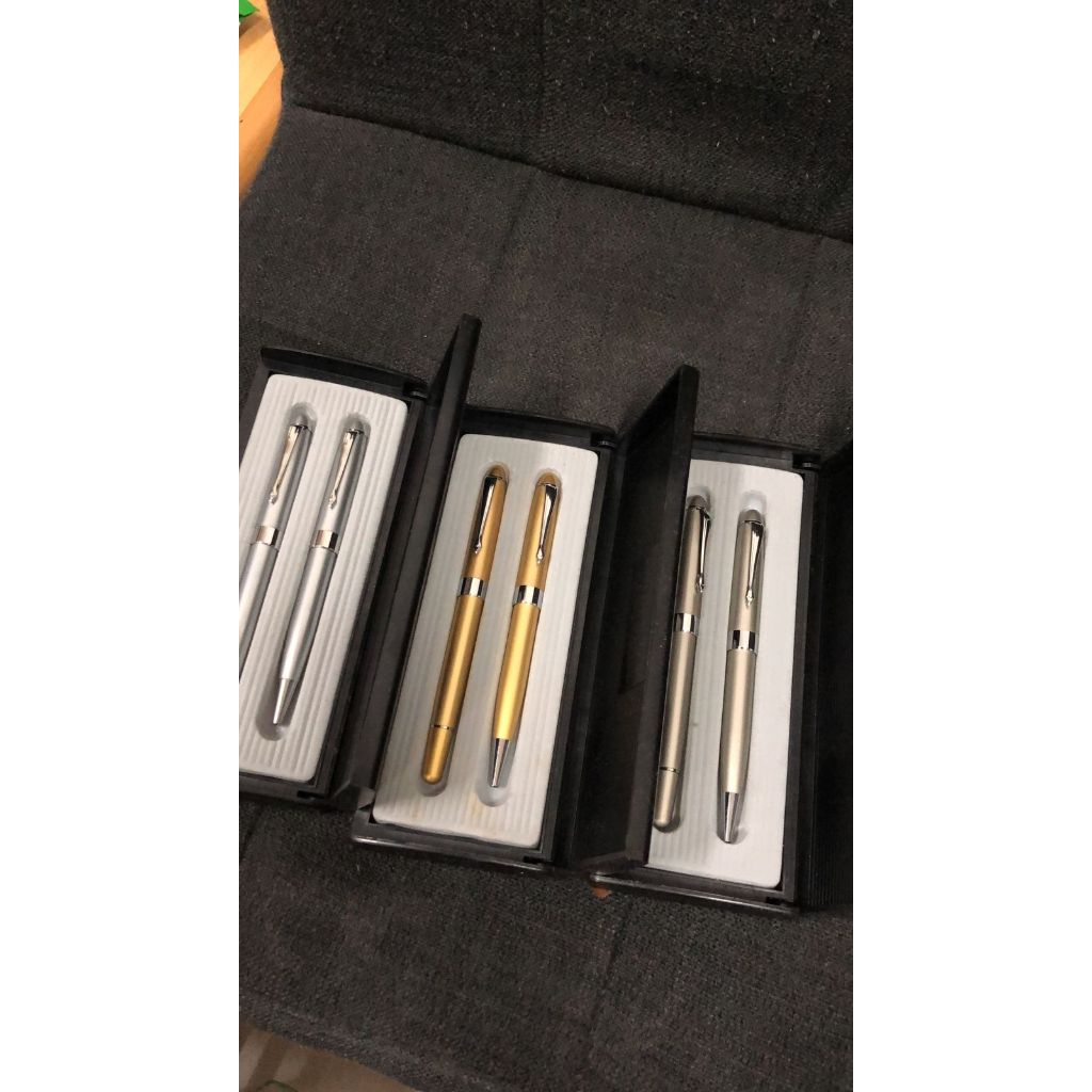 

ballpoint set promosi gift set taiwan kode tw 4 fountain & ballpoint ( iridium point germany fountain) hadiah untuk guru