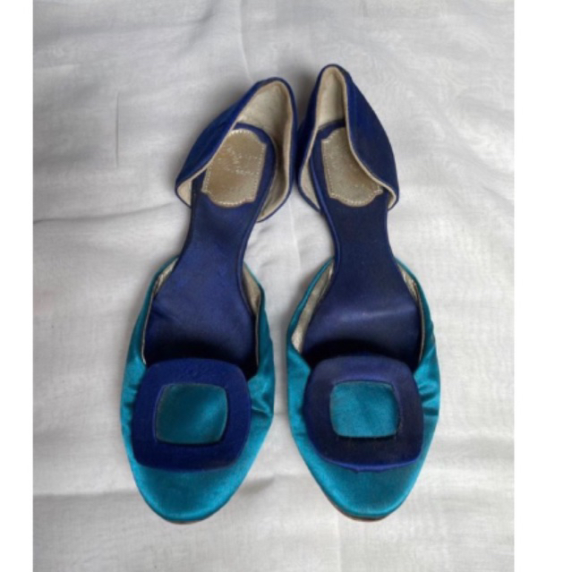 roger vivier flats