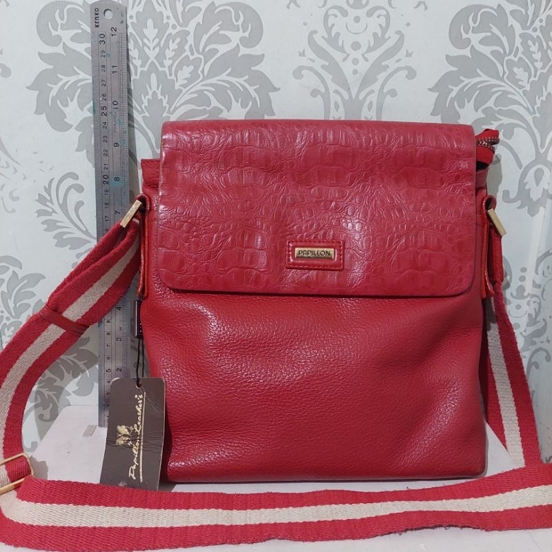 tas selempang papillon merah preloved