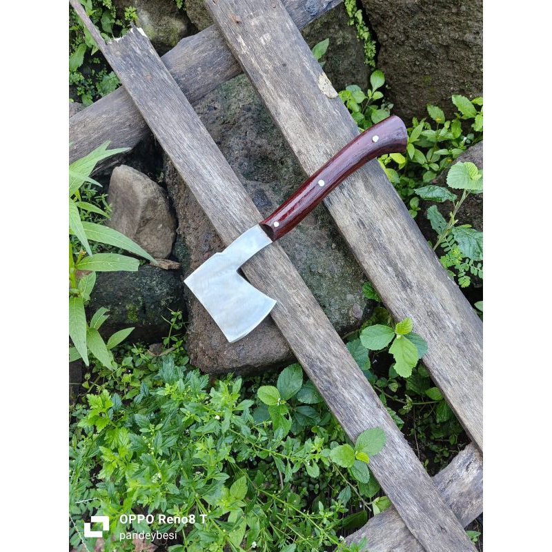 Kampak multifungsi baja per