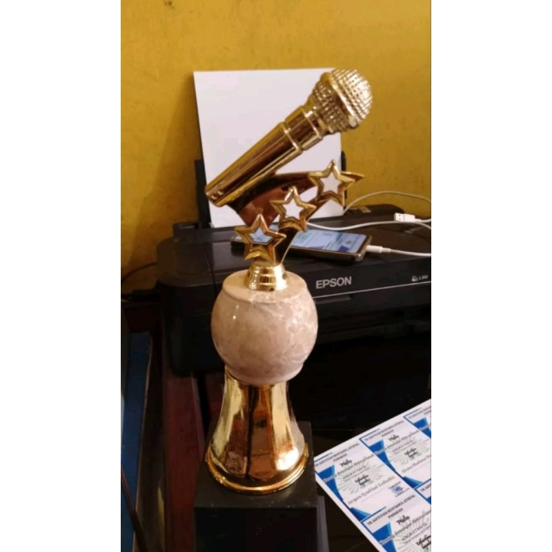 PIALA DUPLIKAT, HANYA PIALA DUPLIKAT CUSTOM SESUAI KEINGINAN