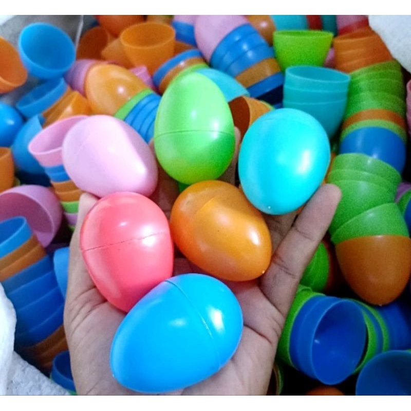 Mainan telur kosong