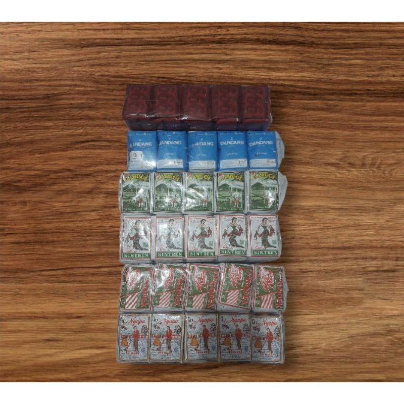 

TEH TUBRUK RACIKAN SOLO NAGISTEL 6 MACAM.(MANIS.LEGI.KENTHE.SEPET)