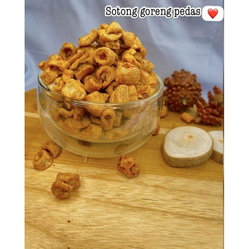 

Keripik Sotong goreng pedas 250gr sotong kering daun jeruk