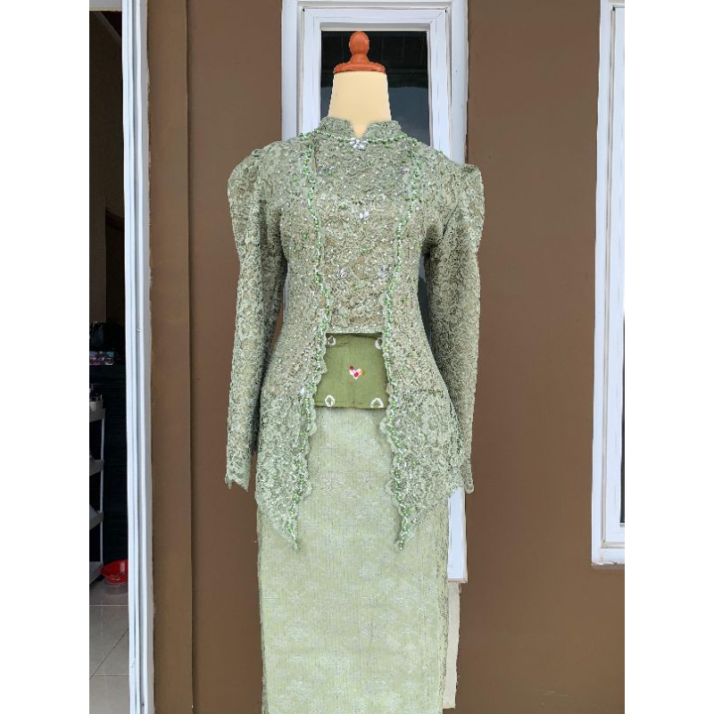 Sewa Kebaya wisuda