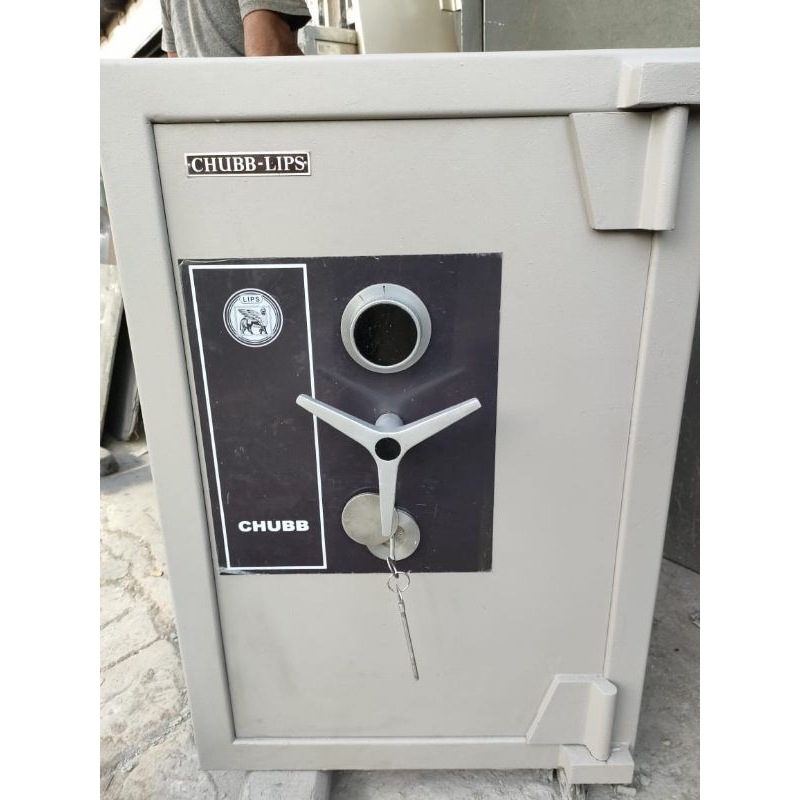 Brankas CHUBB Lips sz 4