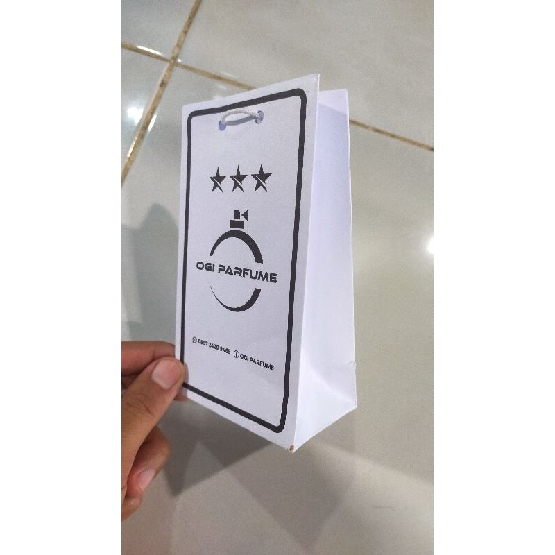 

Paperbag premium size 8x5x15cm