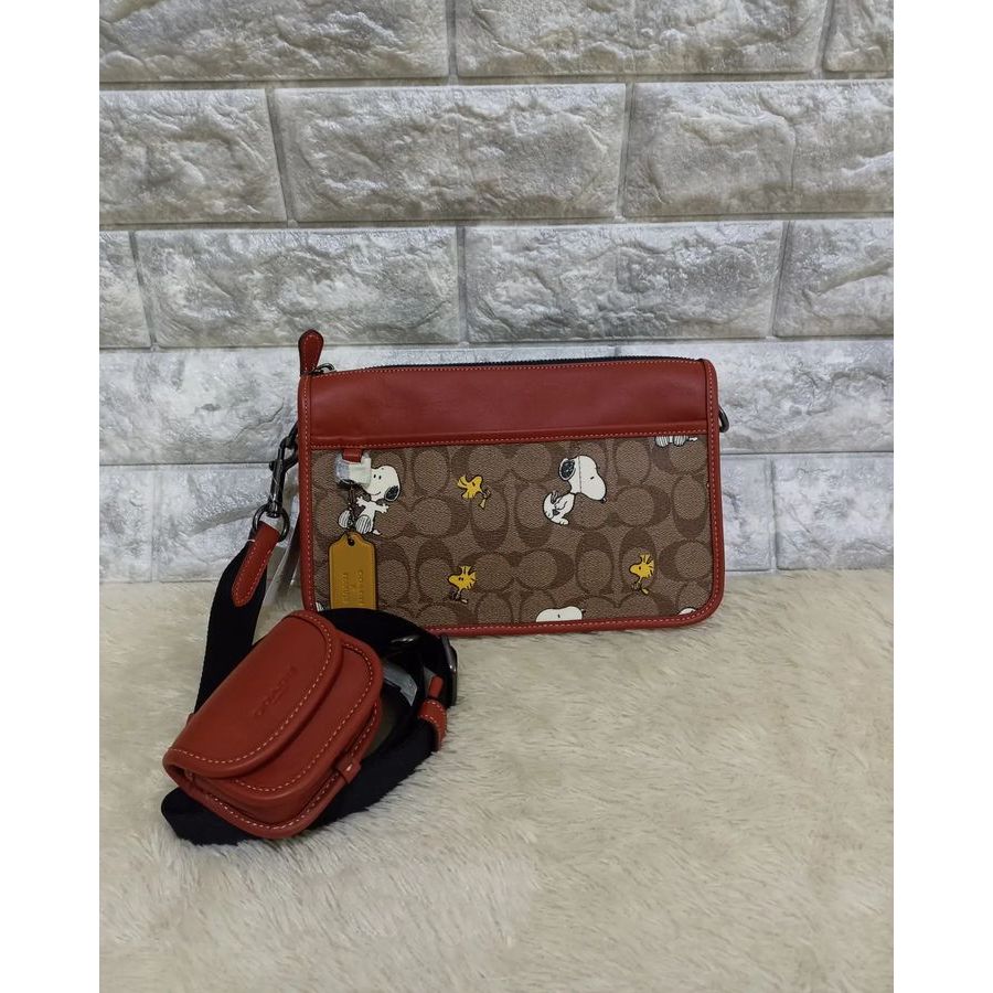 2712-210 COACH CROSSBODY SNOOPY