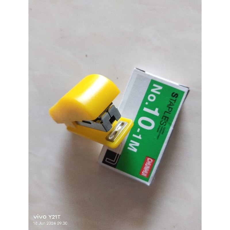 

1 Pcs Mainan Staples Mini Plus Isi