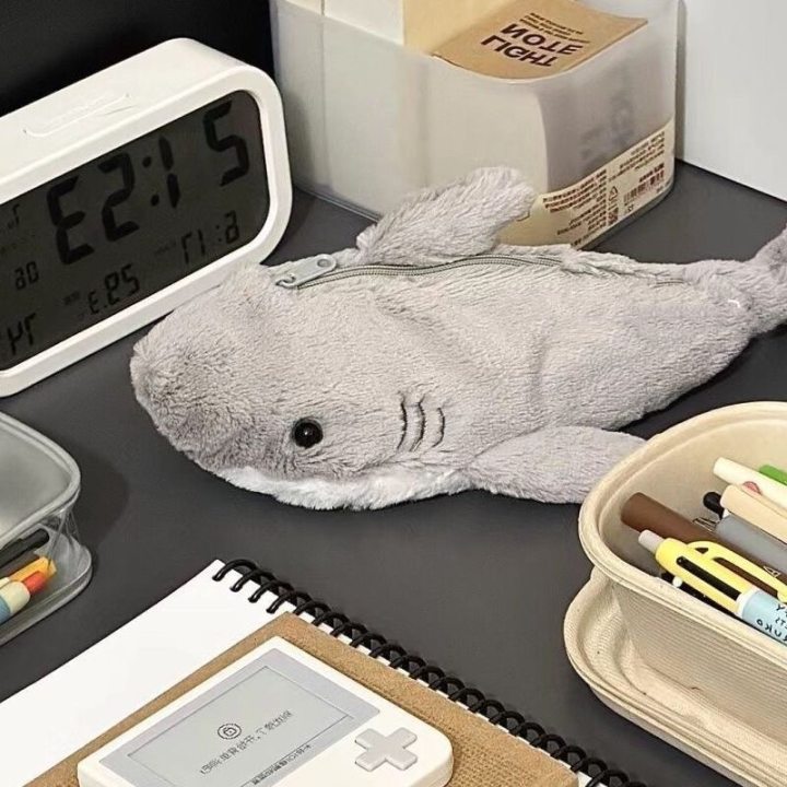 

Promo Pinkbubbly.ReadyMale and female student stationery, small shark doll, pencil case, cartoon