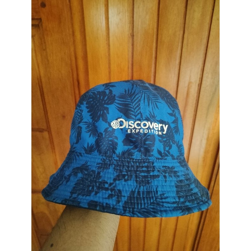 Bucket Hat discovery expedition